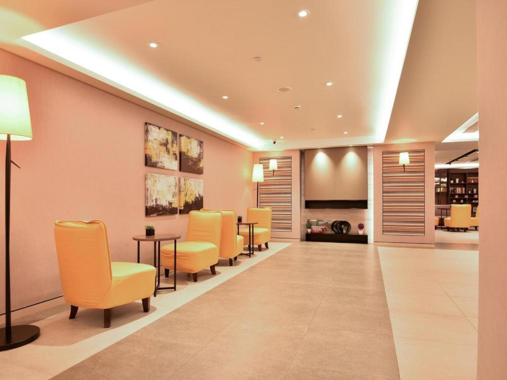 Home Inns Plus Shanghai Xujiahui Branch Exteriér fotografie