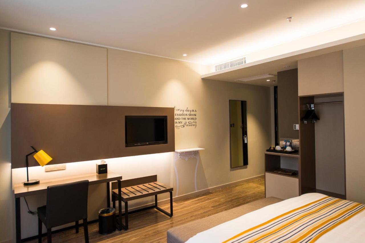 Home Inns Plus Shanghai Xujiahui Branch Exteriér fotografie