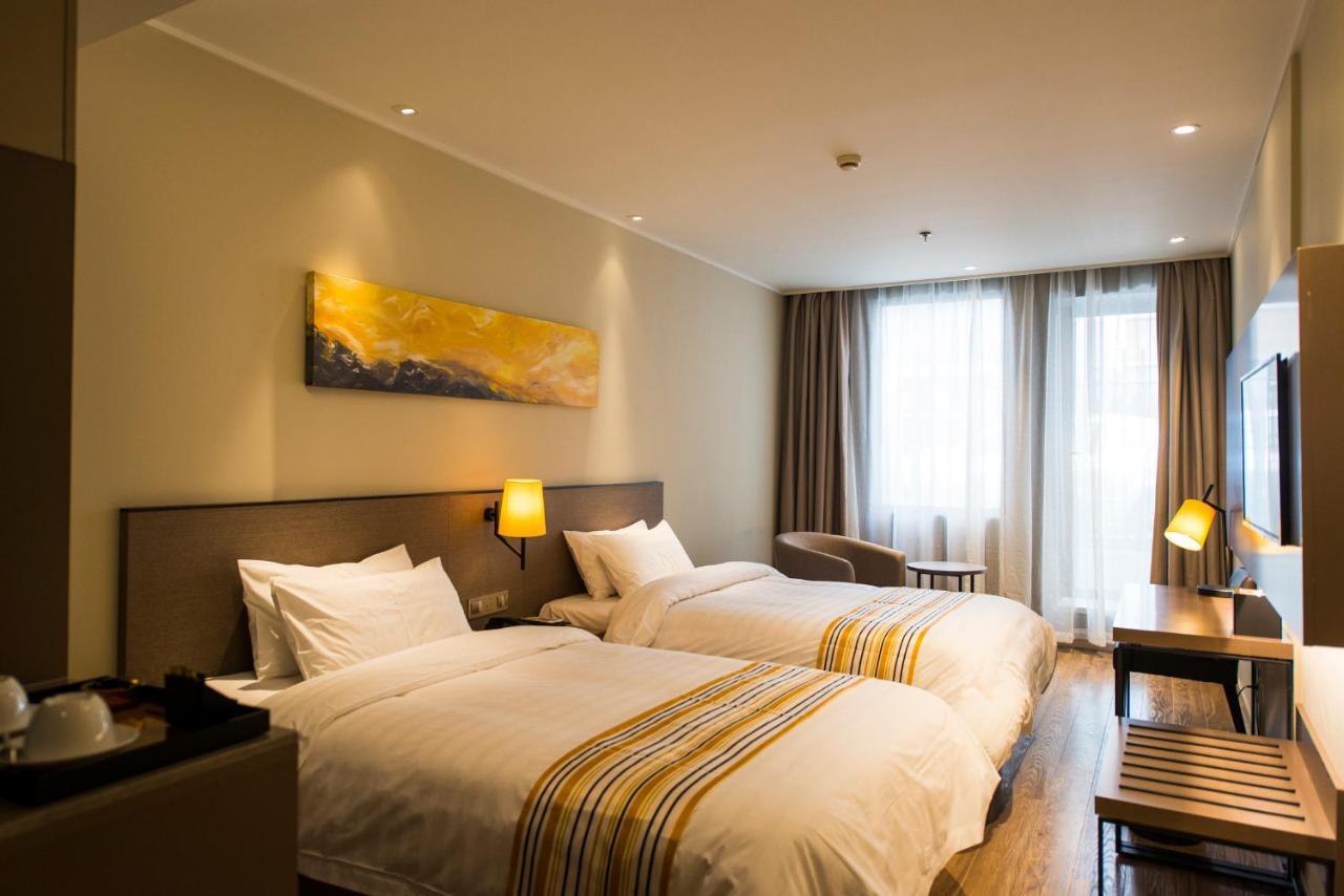 Home Inns Plus Shanghai Xujiahui Branch Exteriér fotografie