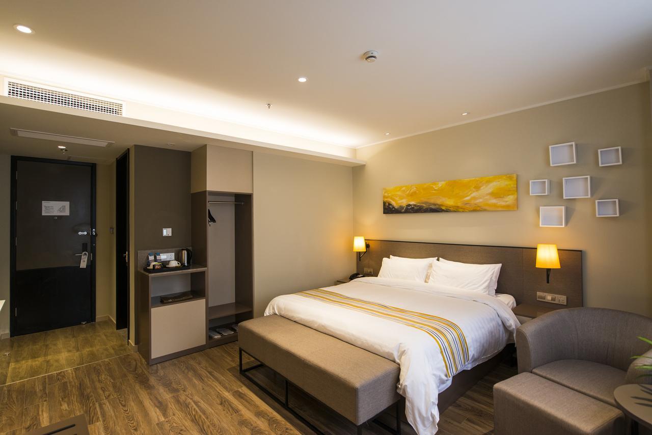 Home Inns Plus Shanghai Xujiahui Branch Exteriér fotografie